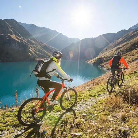 Up To 4 Panorama 66 Suisse Ле-Коллон