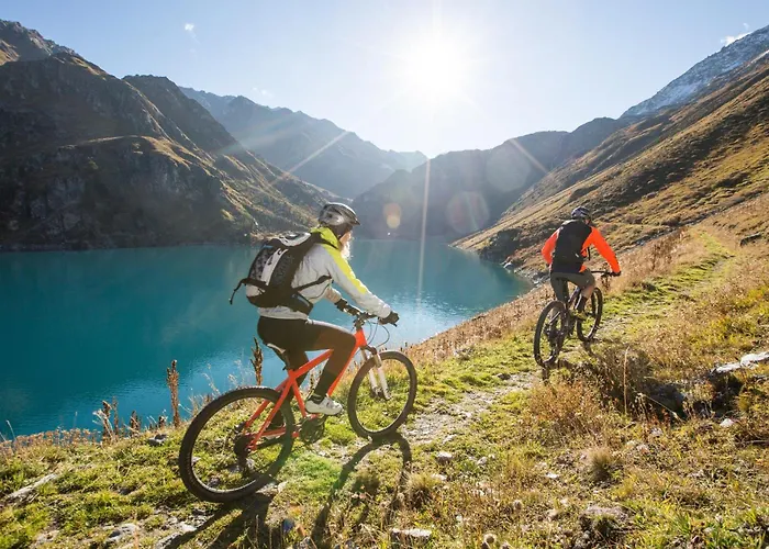 Up To 4 Panorama 66 Suisse レ・コロン